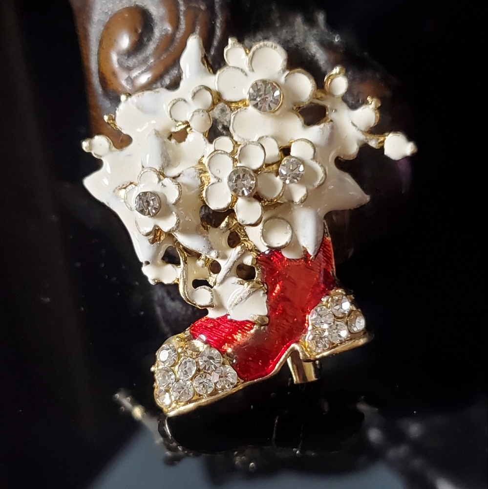 Vintage Christmas boot with snowy flowers and rhinestones Tiara accessories new